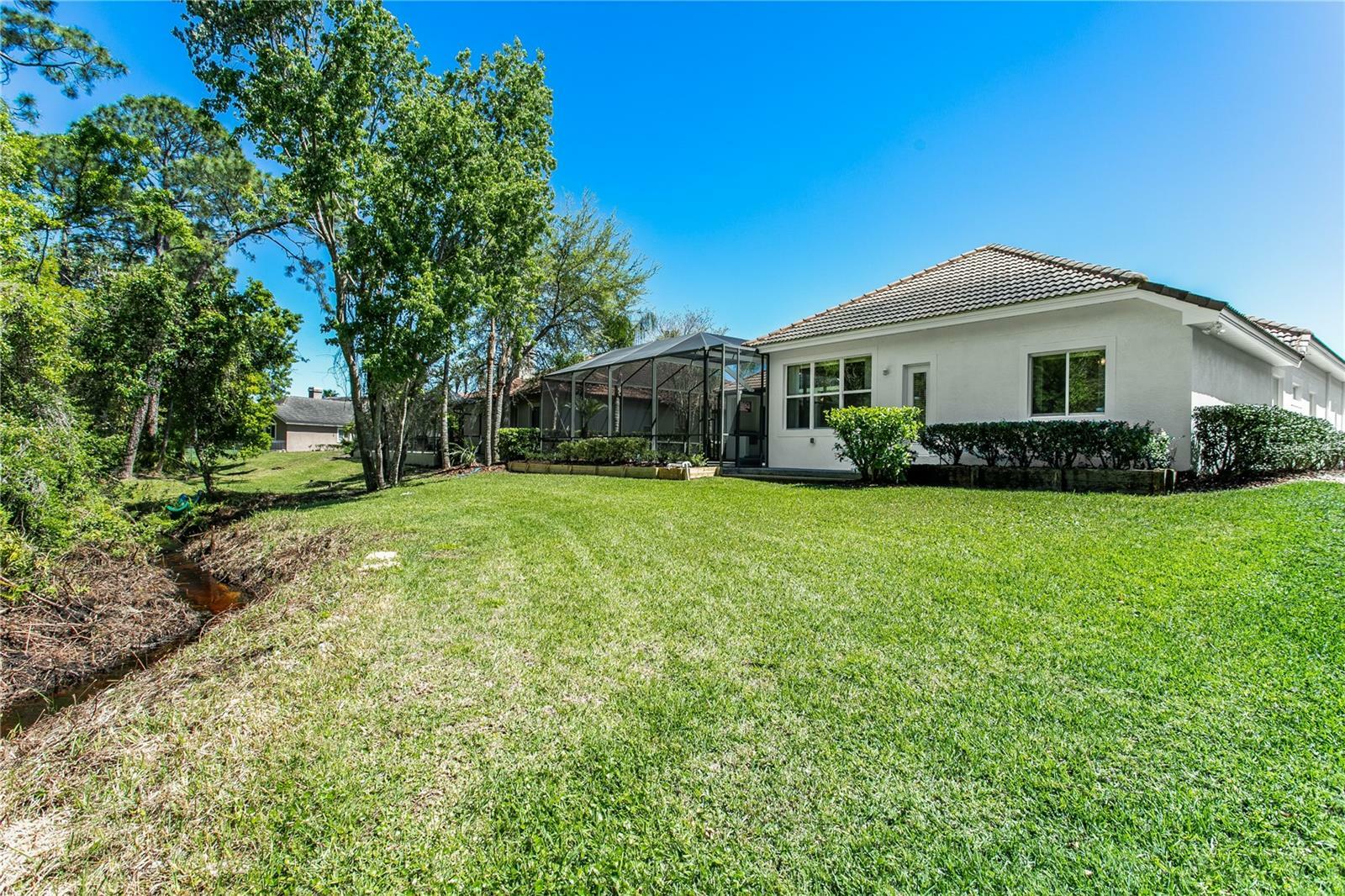 Property Photo: 11938 Royce Waterford Circle FL 33626