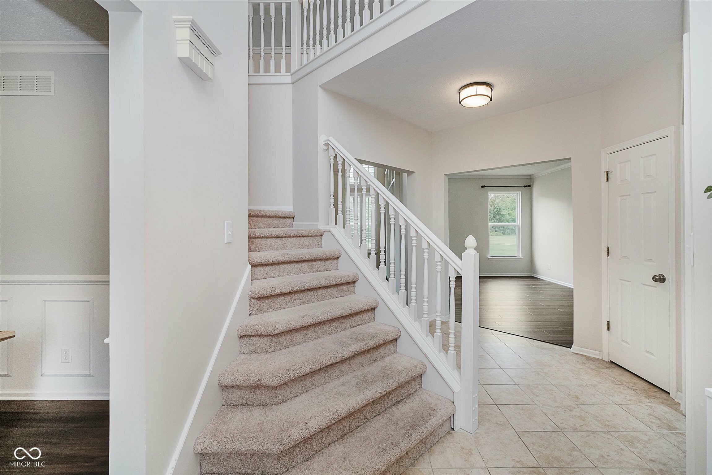 Property Photo: 13896 Fernleaf Way IN 46033