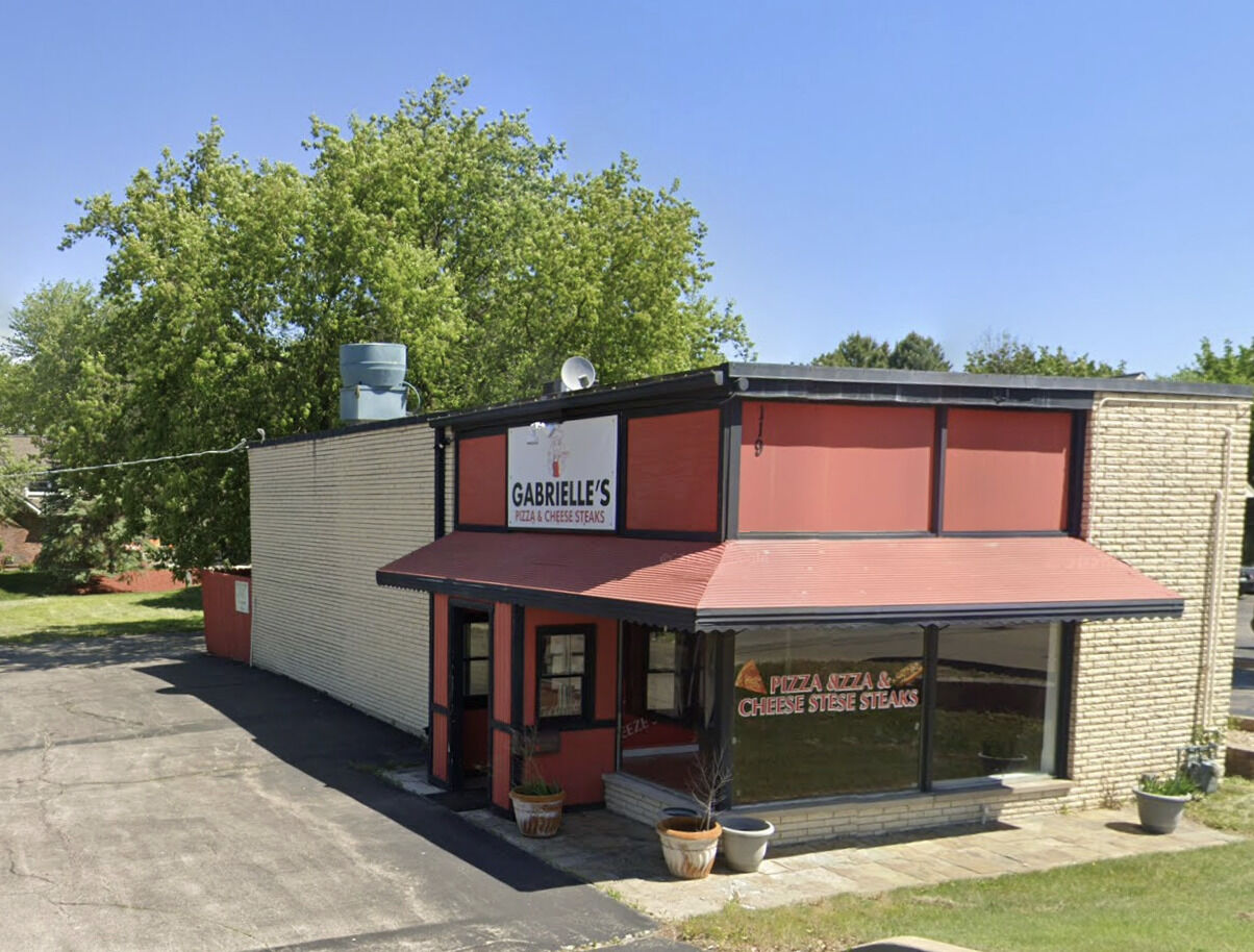 Property Photo:  119 W Lake Street  IL 60108 