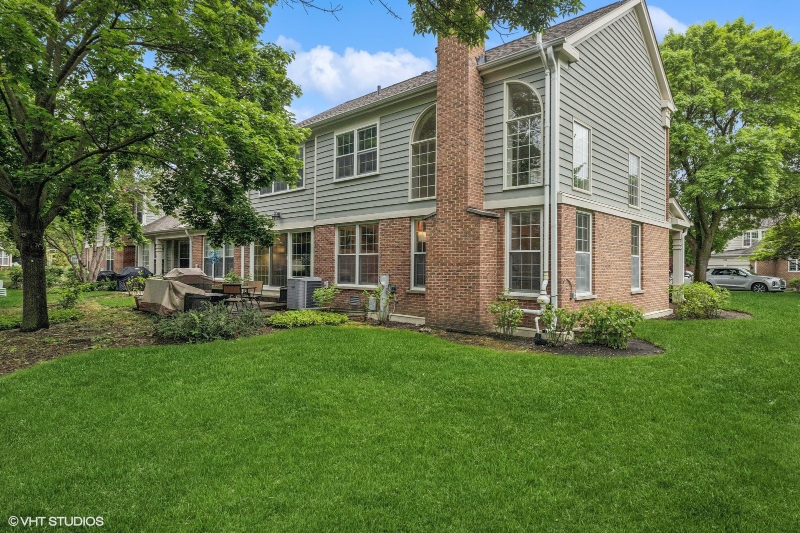 Property Photo: 125 Yale Court IL 60026