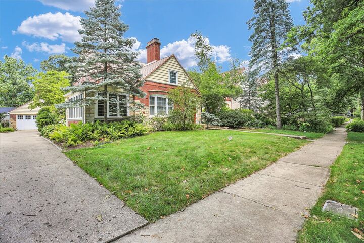 Property Photo: 610 W Ohio Street IL 61801