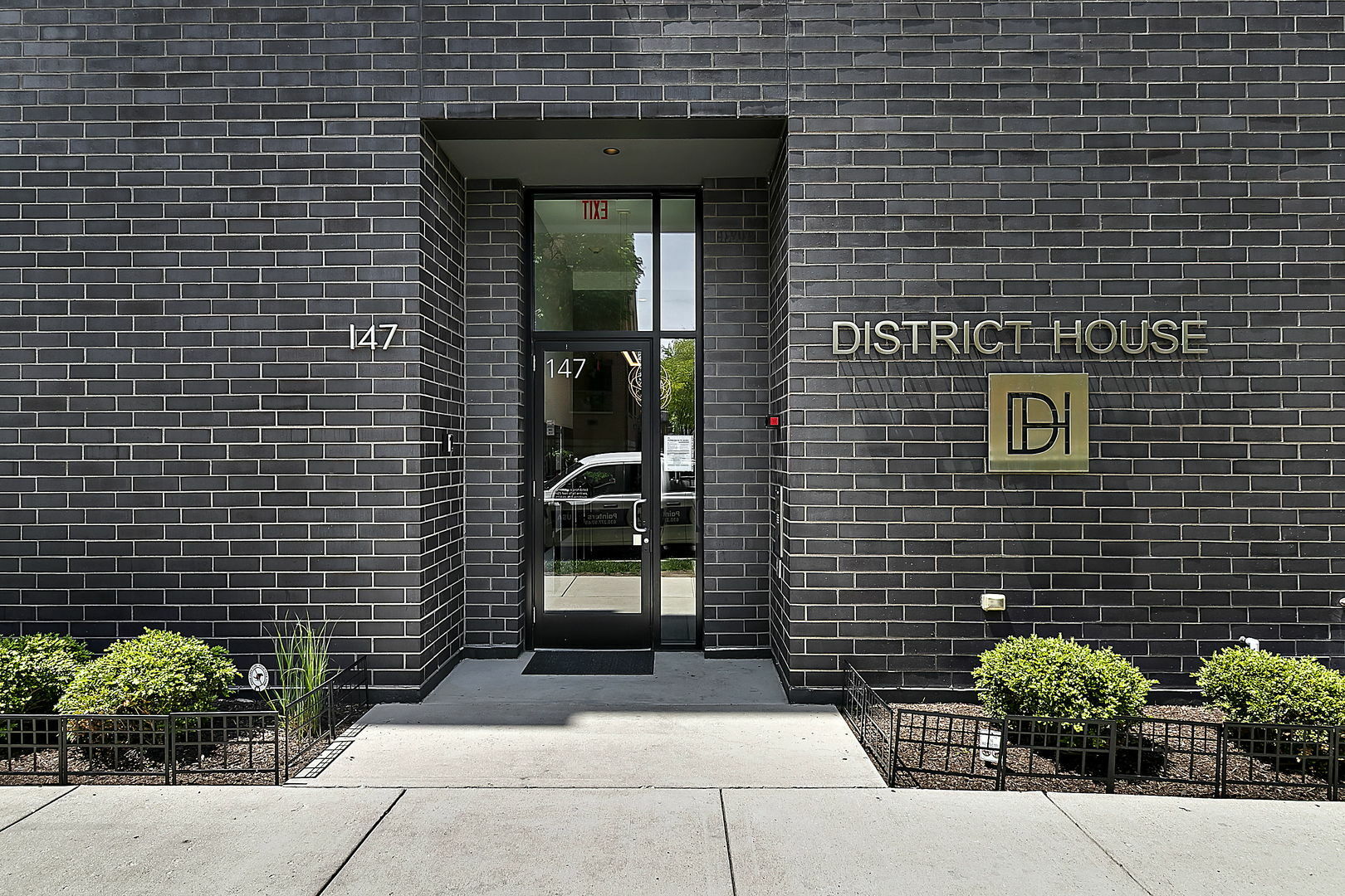 Property Photo:  147 N Euclid Avenue 401  IL 60302 
