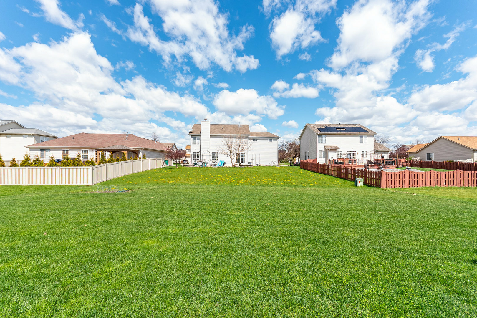 Property Photo: 1014 Bayside Lane IL 60404
