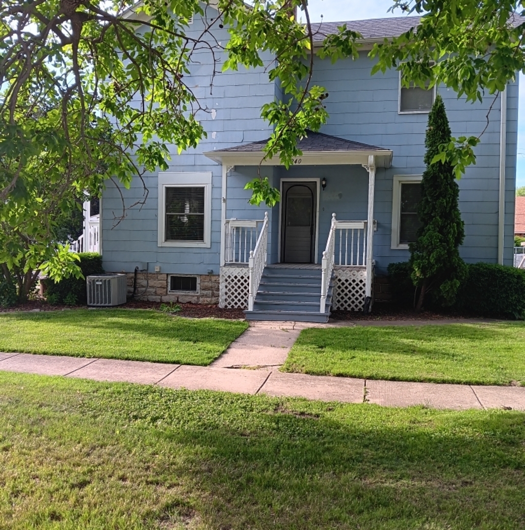 Property Photo:  240 W Grant Street  IL 60556 