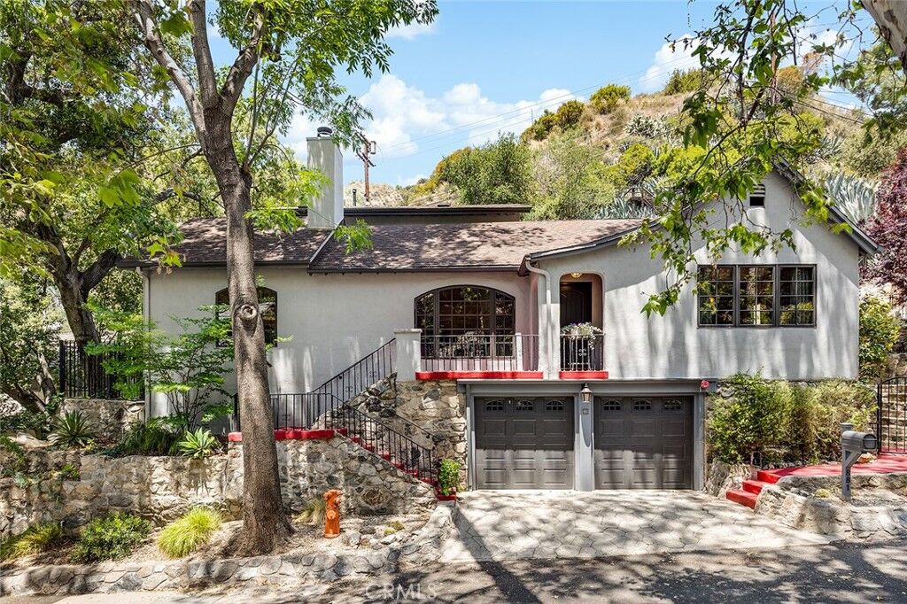 Property Photo:  881 Country Club Drive  CA 91501 