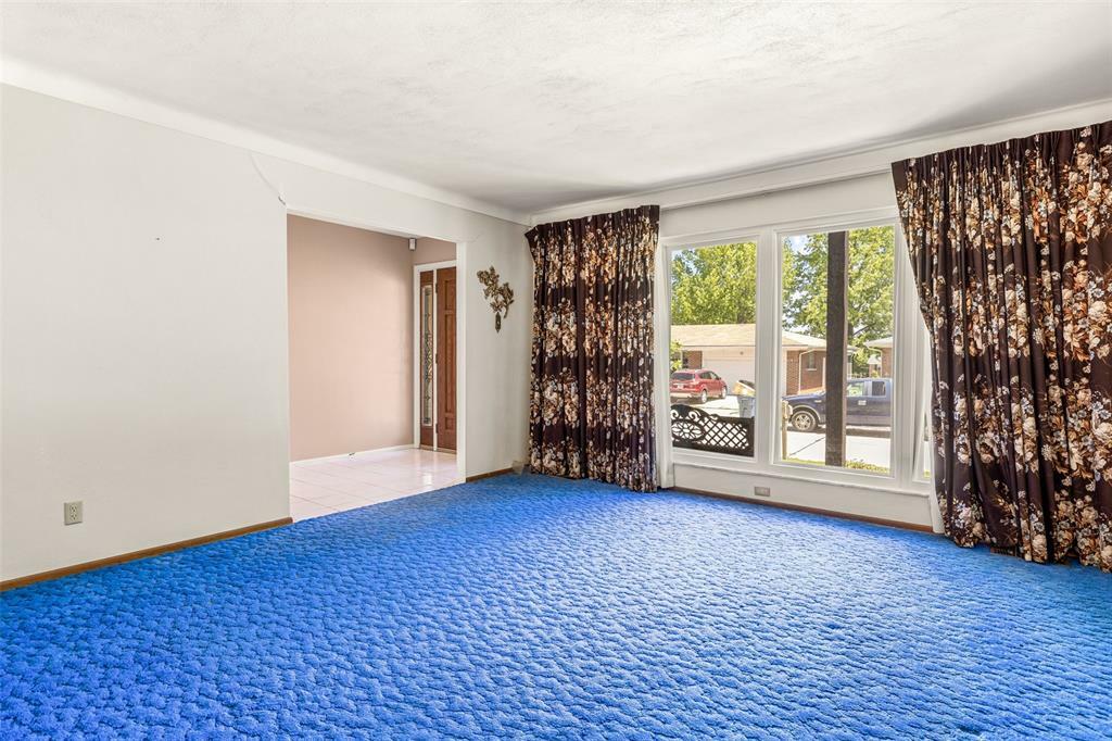 Property Photo: 4633 Villa Knoll Drive MO 63128