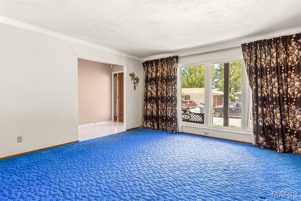Property Photo: 4633 Villa Knoll Drive MO 63128