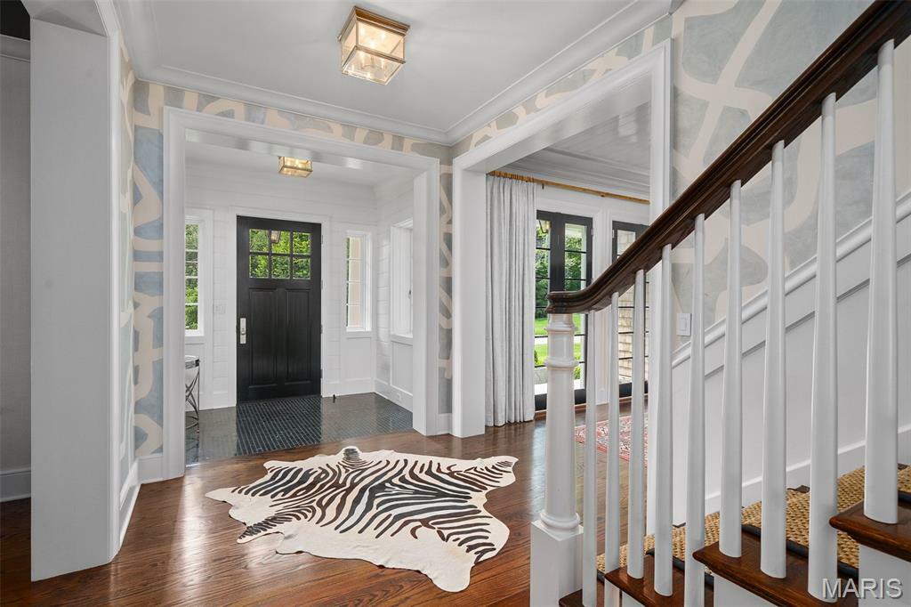 Property Photo: 466 S Price Road MO 63124