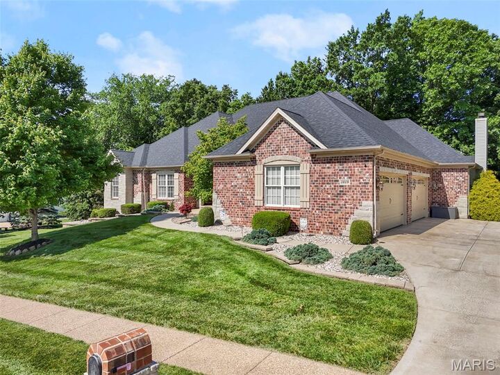 1019 Hawks Landing Drive  Lake St Louis MO 63367 photo
