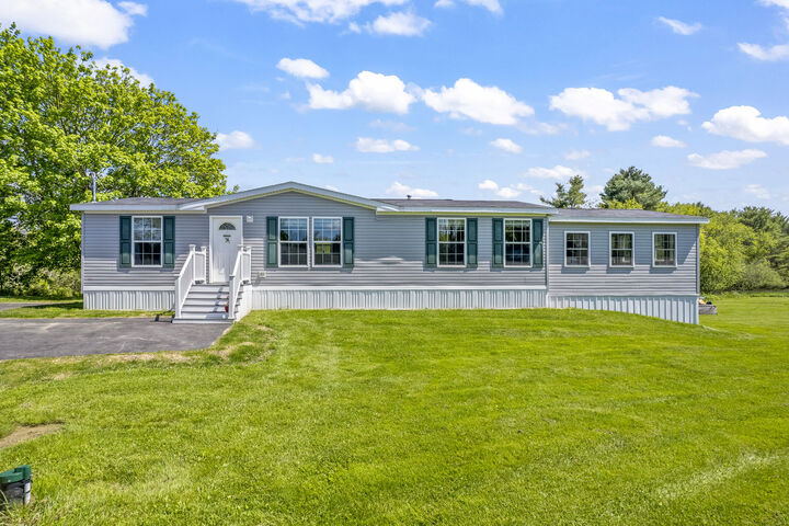 Property Photo:  538 Lincoln Street  ME 04357 