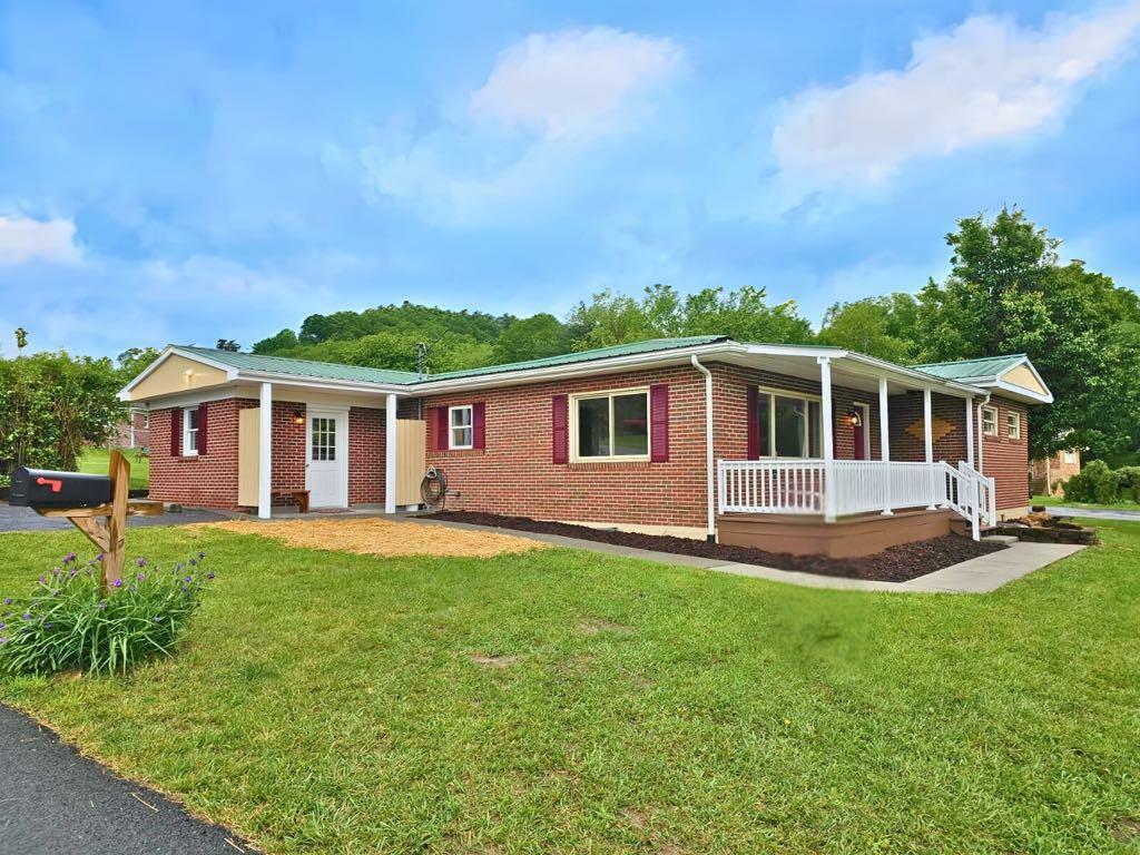 Property Photo:  101 Bud Avenue  WV 24740 