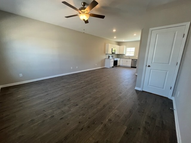 Property Photo: 220 Tara Ct TN 38401