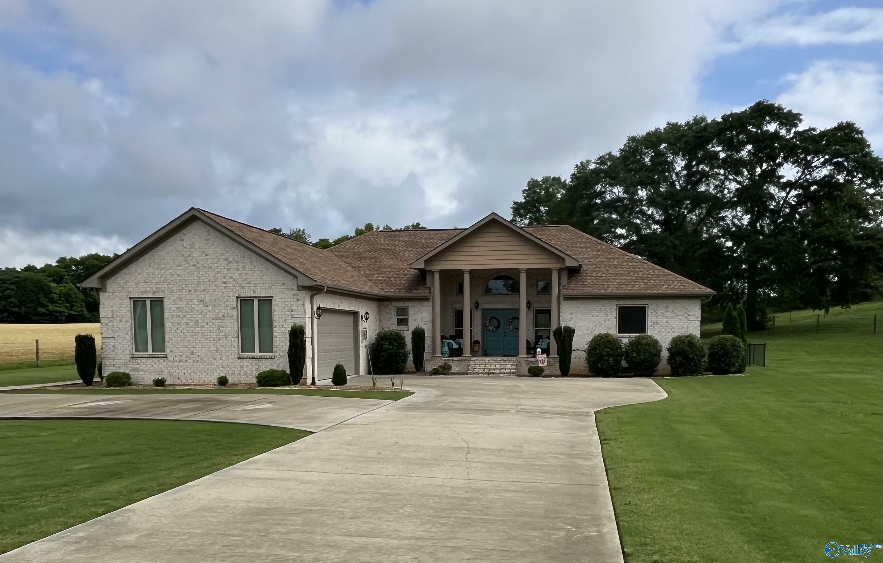 Property Photo:  407 Barbee Lane  AL 35769 