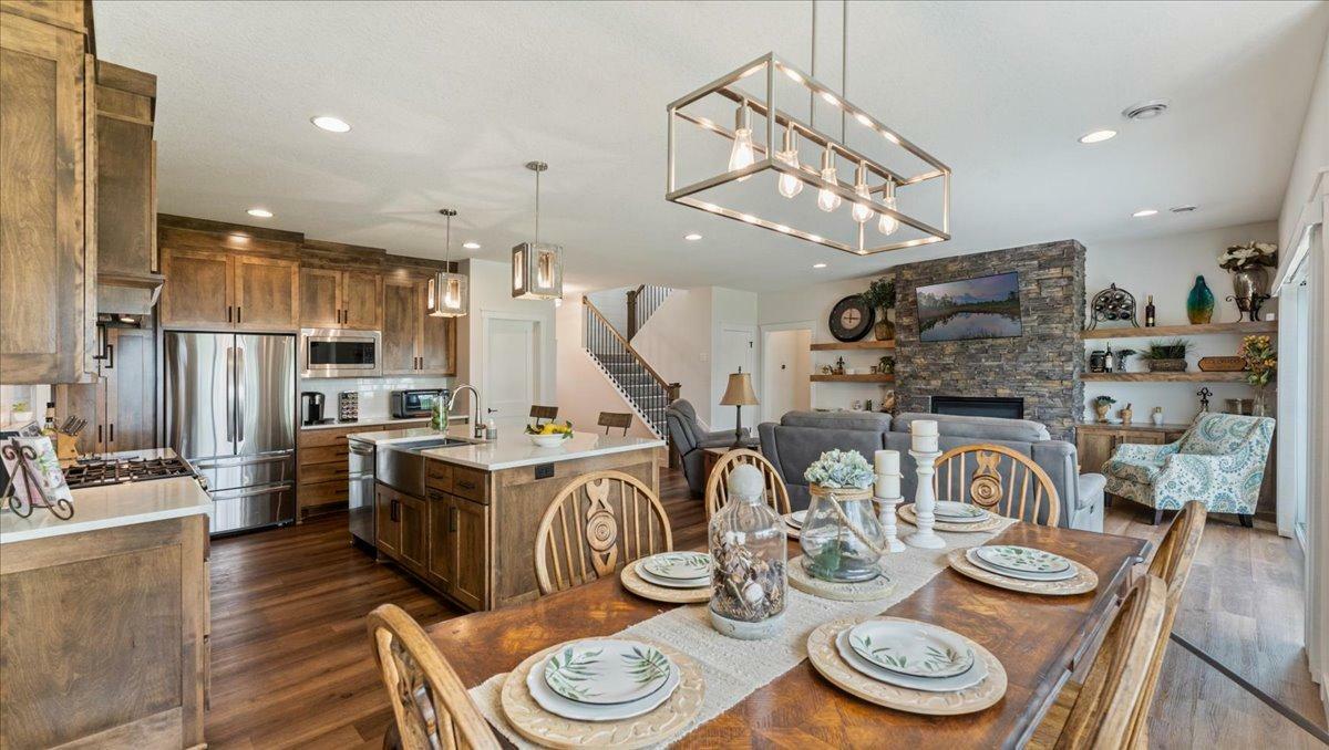 Property Photo: 6439 W Laketowne Drive MN 55301