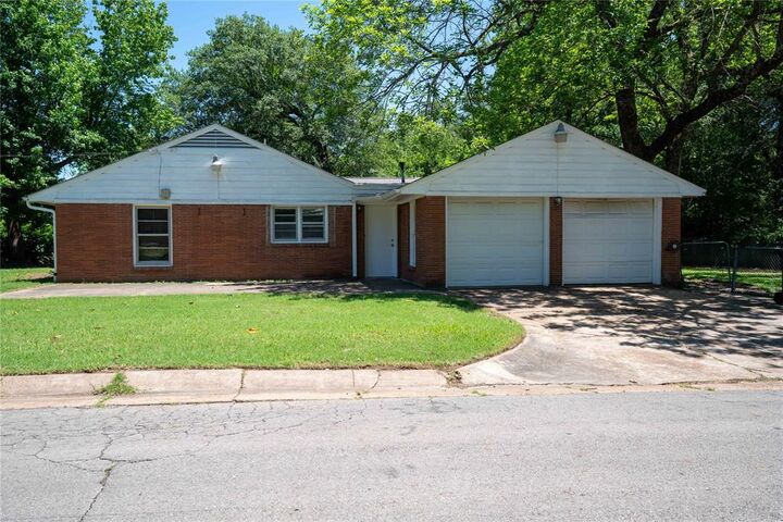 Property Photo:  2206 Culbertson  TX 75460 