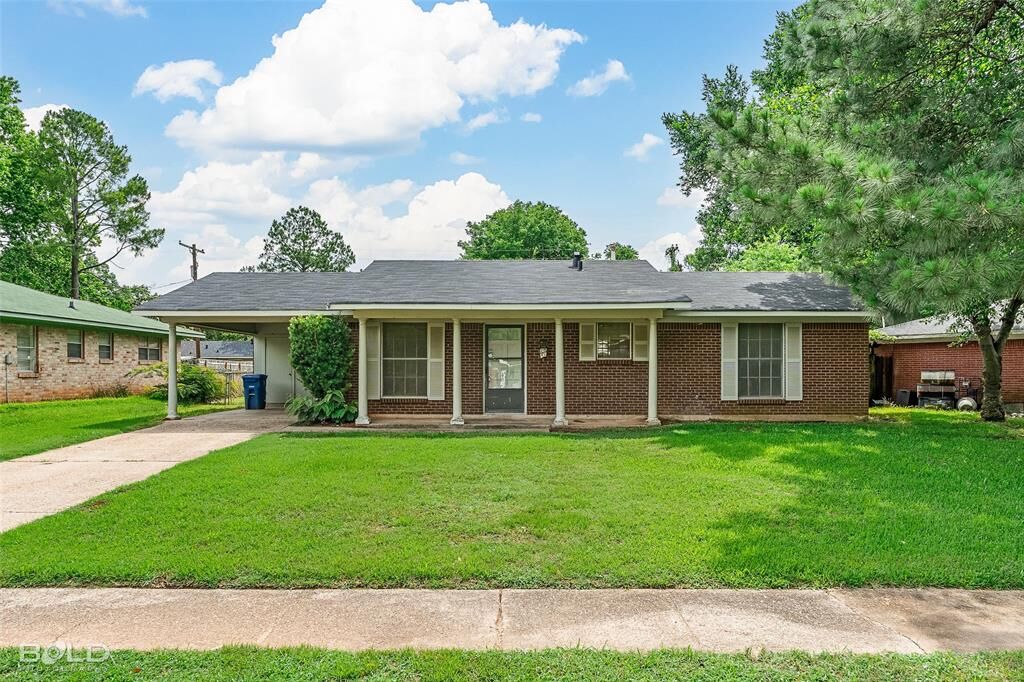 Property Photo: 2541 Mecom Drive LA 71104