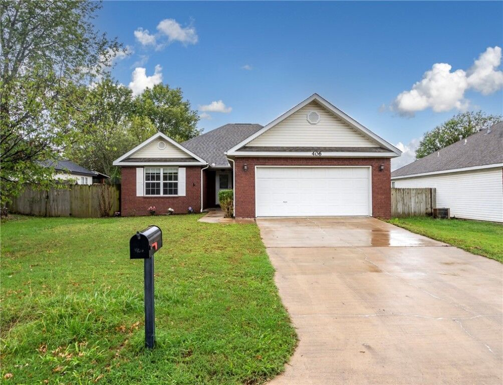 Property Photo:  406 Glenwood Place  AR 72761 