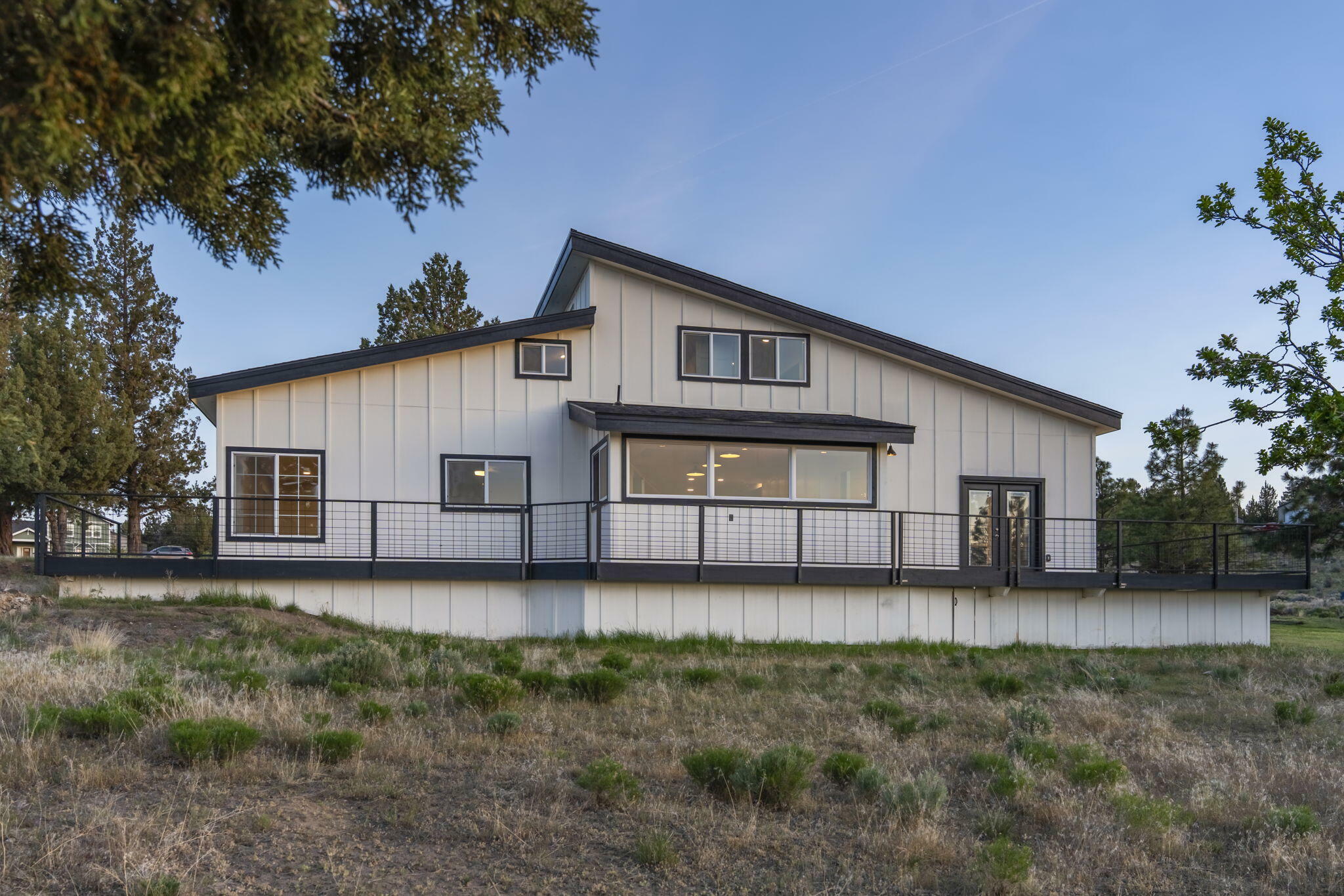 Property Photo: 59870 Calgary Loop OR 97702