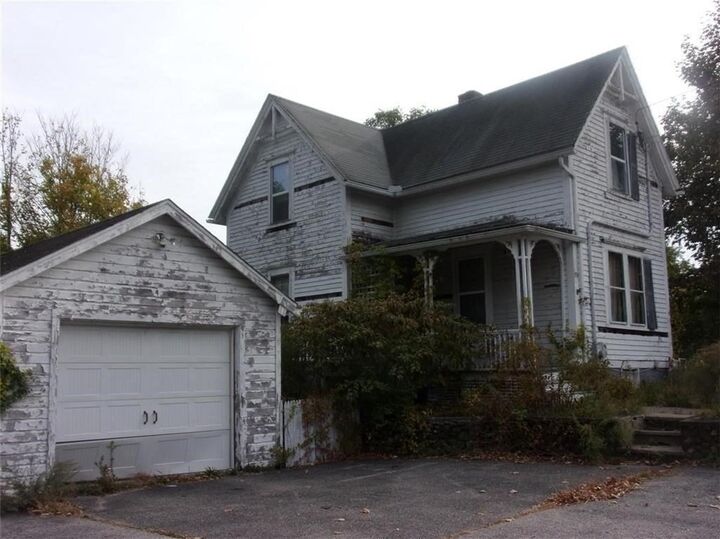 351 County Rd  Barrington RI 02806 photo