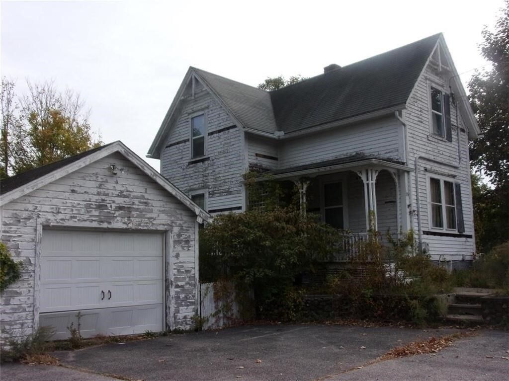 Property Photo:  351 County Rd  RI 02806 