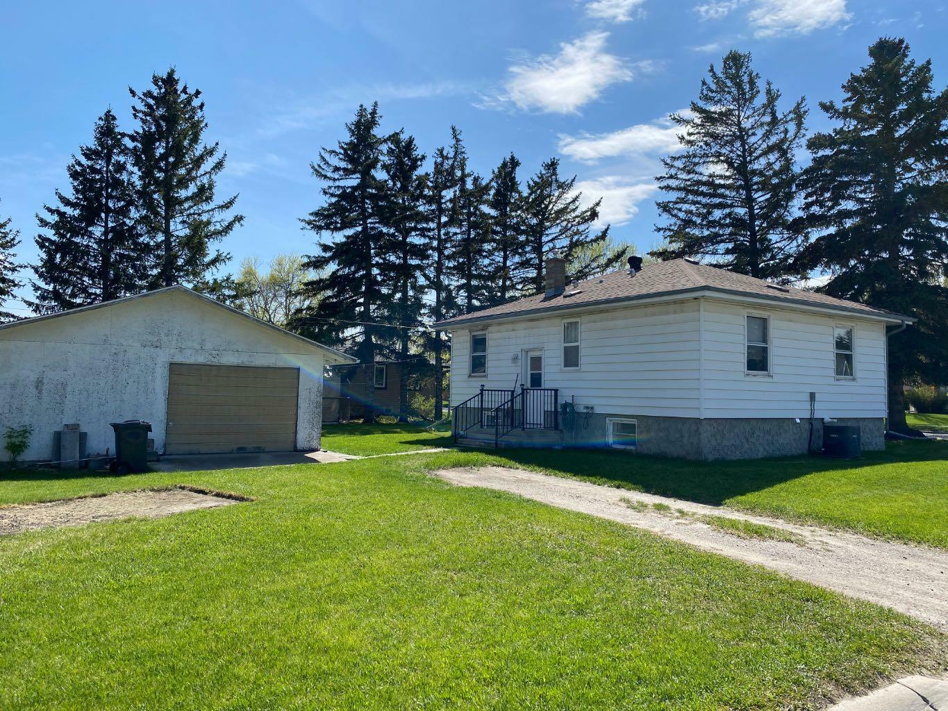 Property Photo: 902 6 Street SW AB T1V 1B3