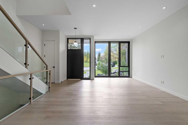 Property Photo: 3A Willow Crescent SW AB T3C 3B8