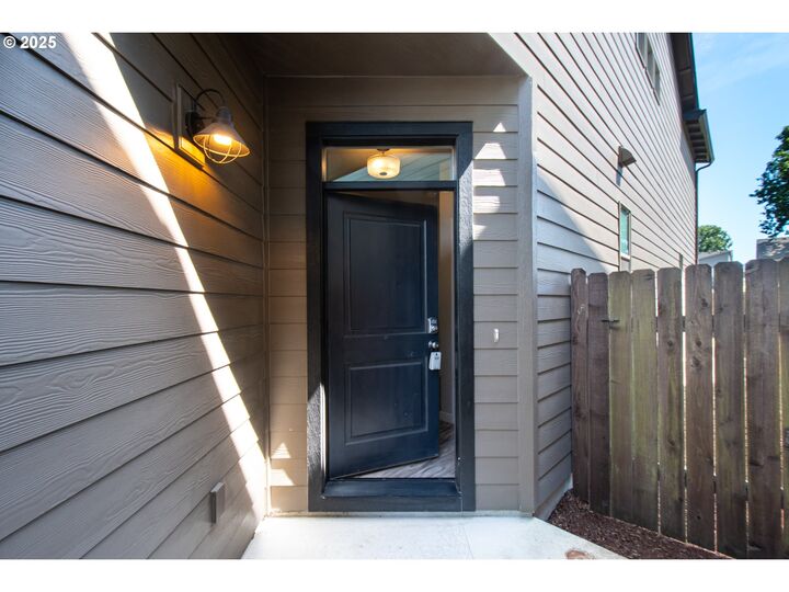 Property Photo:  15519 NE 108th Way  WA 98682 