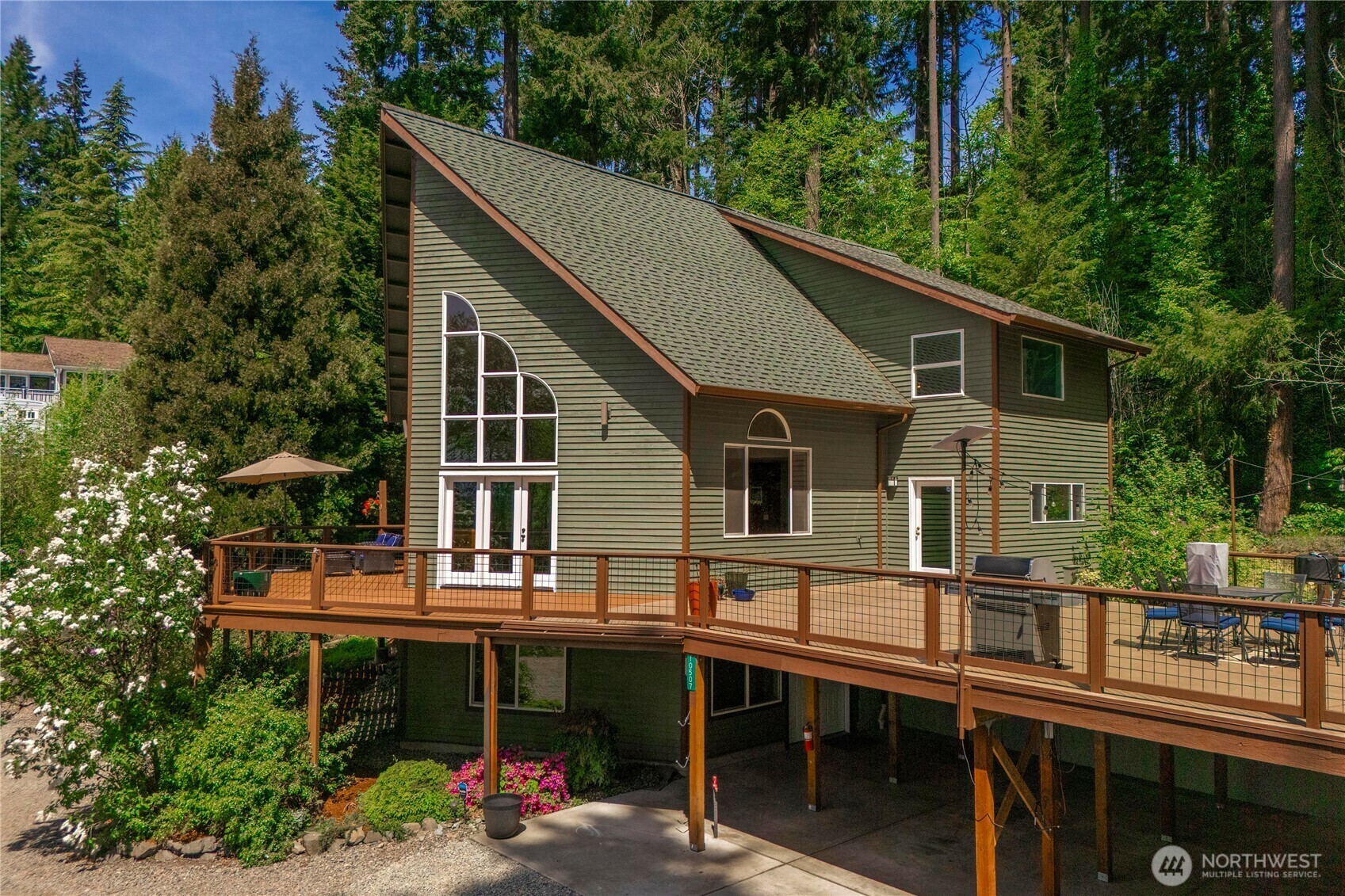 Property Photo: 10507 48th Street E WA 98372