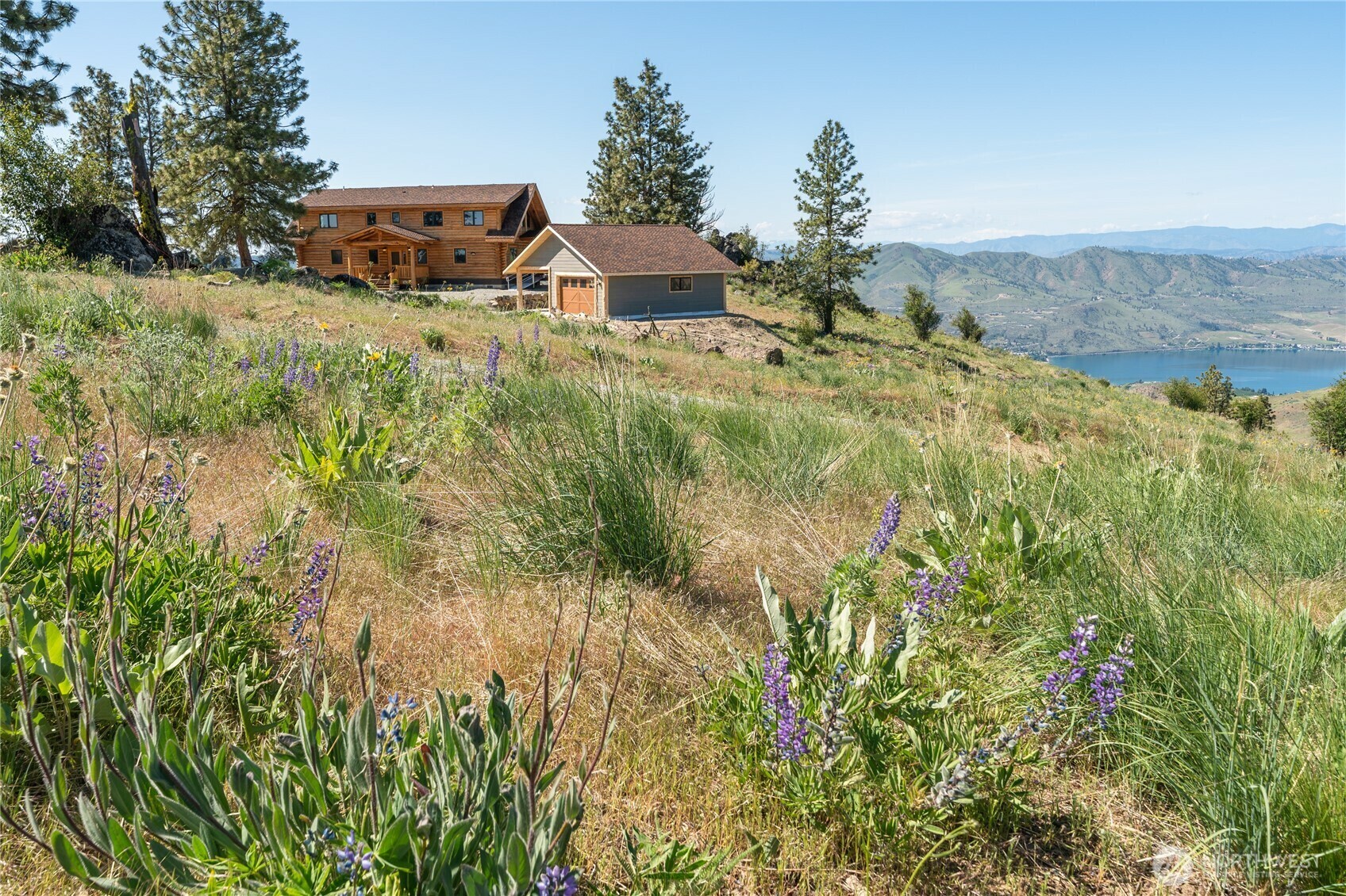 Property Photo: 1831 Cottontail Lane WA 98816