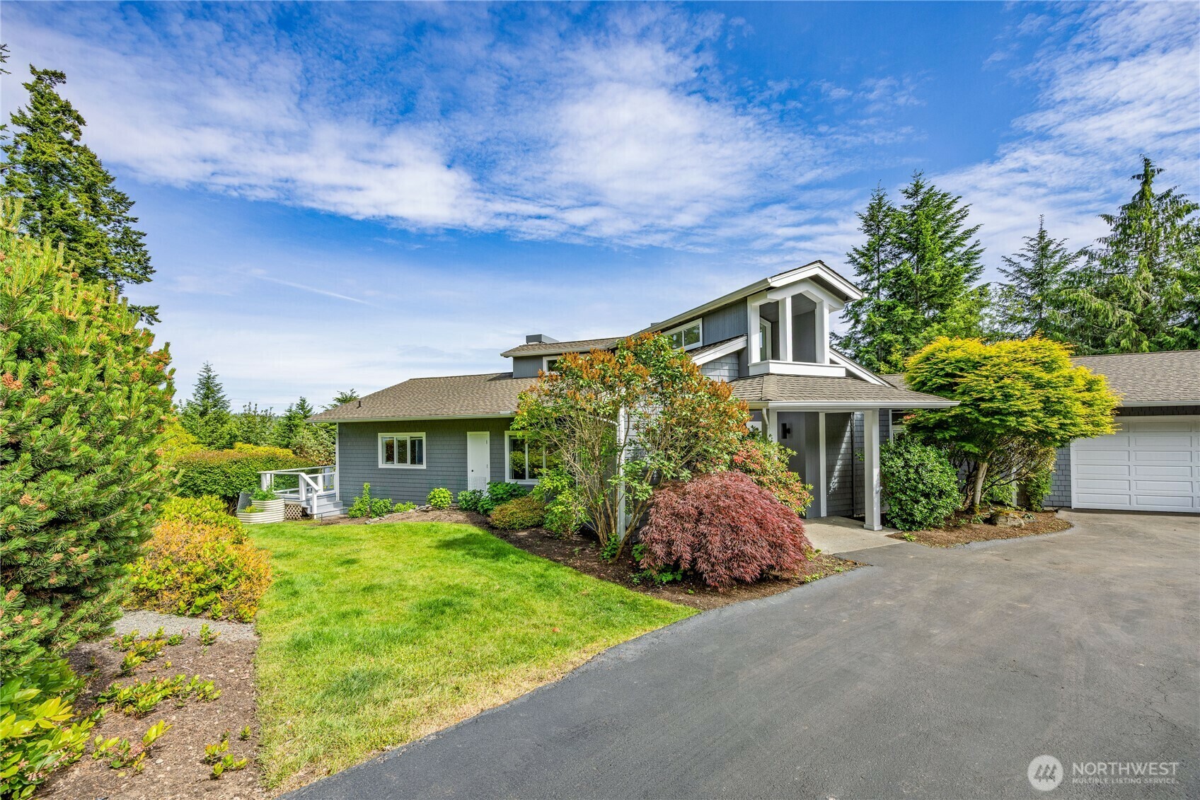 Property Photo: 6575 NE Sundance Lane WA 98110