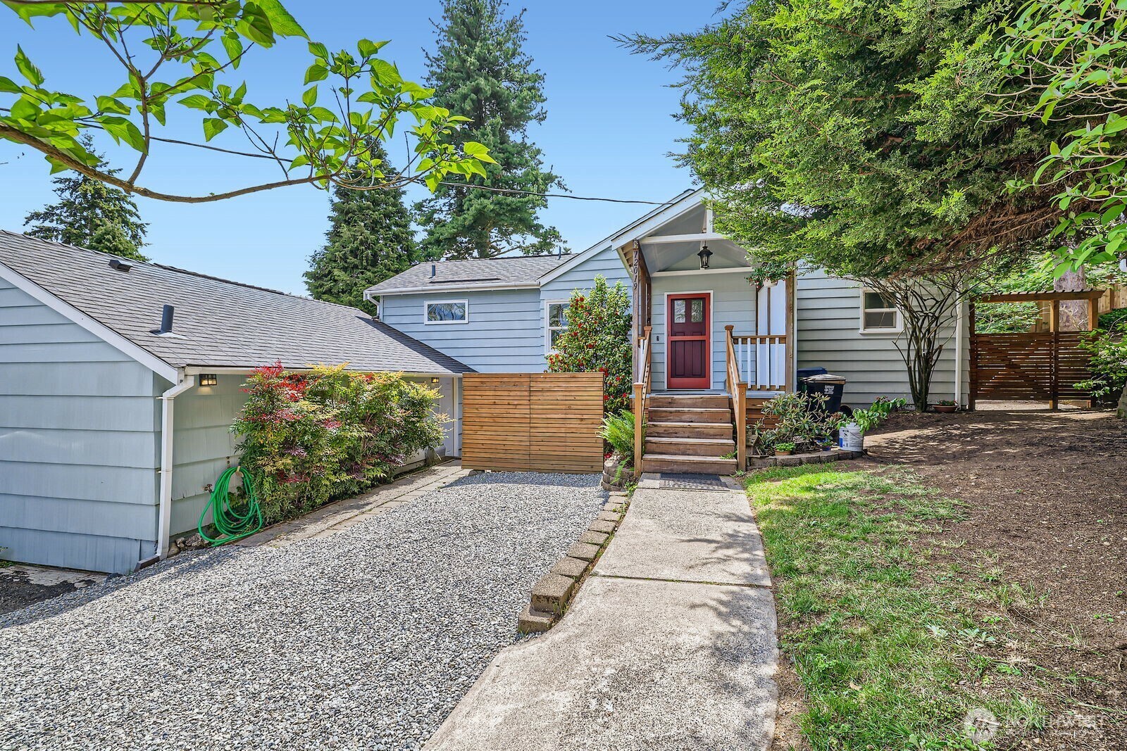 Property Photo: 12019 B 25th Avenue NE WA 98125