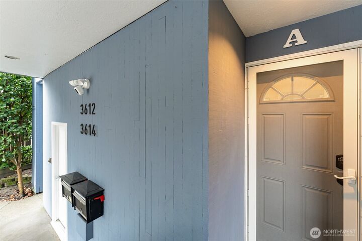 Property Photo: 3614 Interlake Avenue N A WA 98103