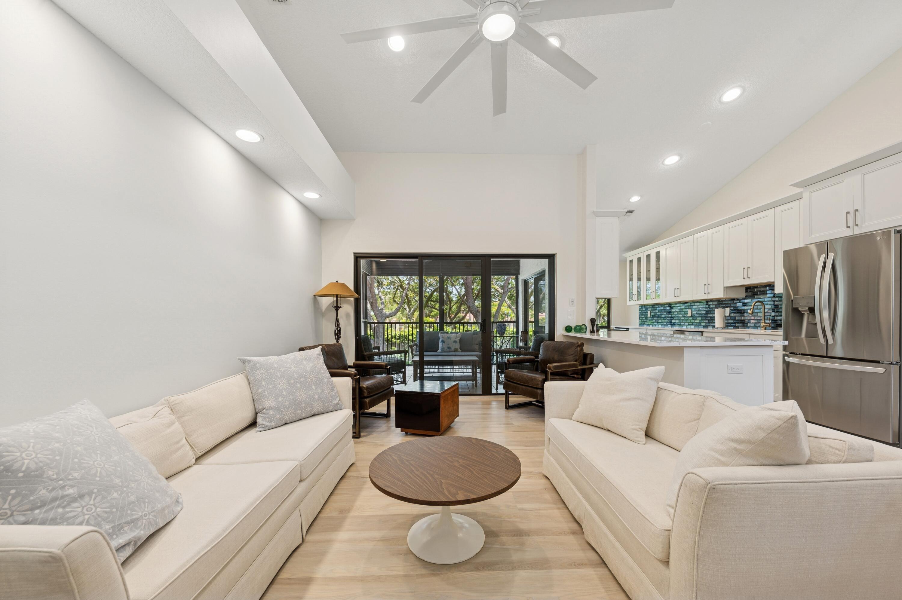 Property Photo:  17340 Boca Club 702 Boulevard 702  FL 33487 