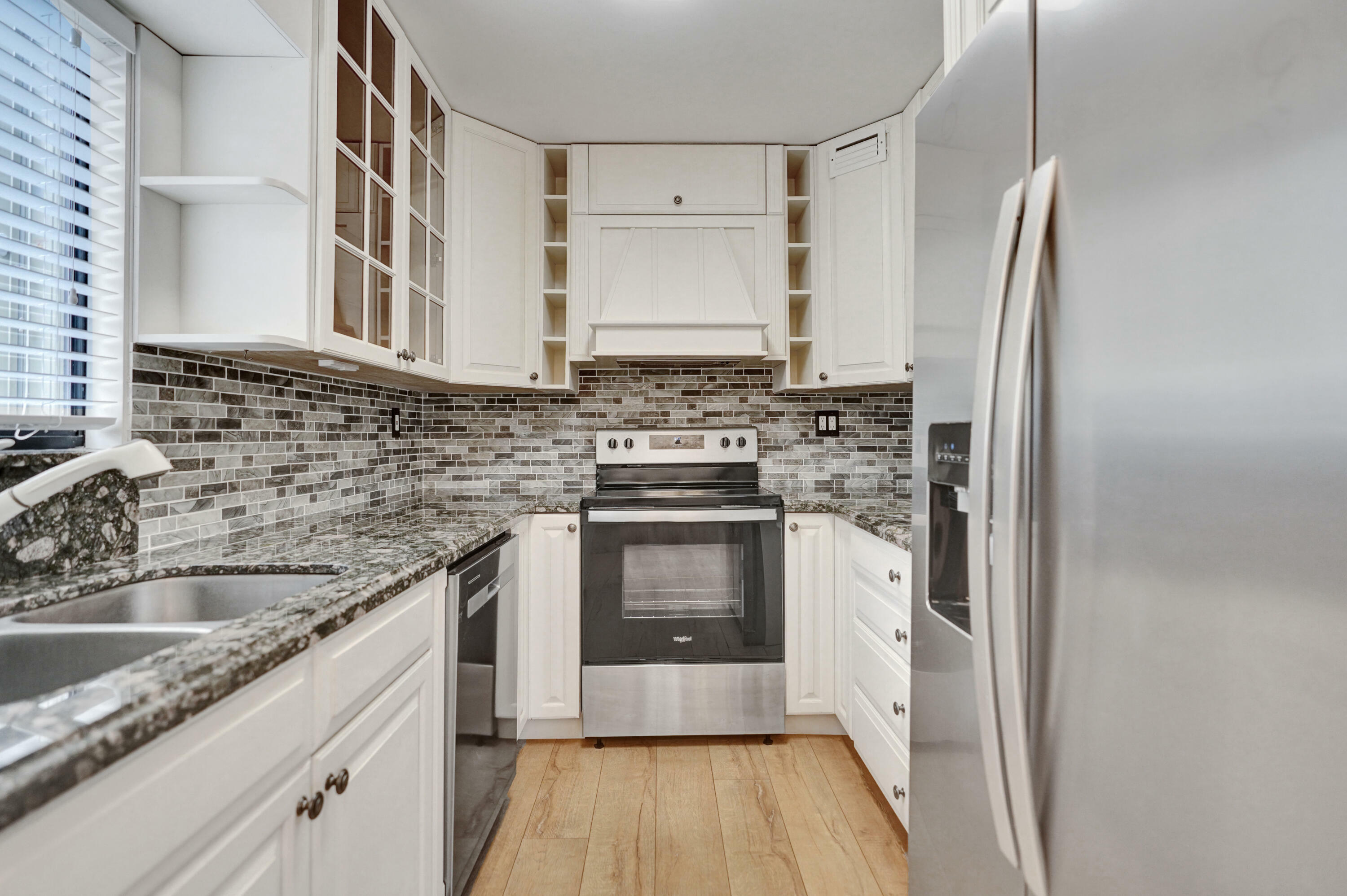 Property Photo:  15036 Ashland Lane B 70  FL 33484 