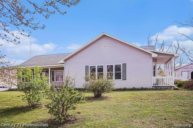 Property Photo: 4190 N Abbe Road MI 48619