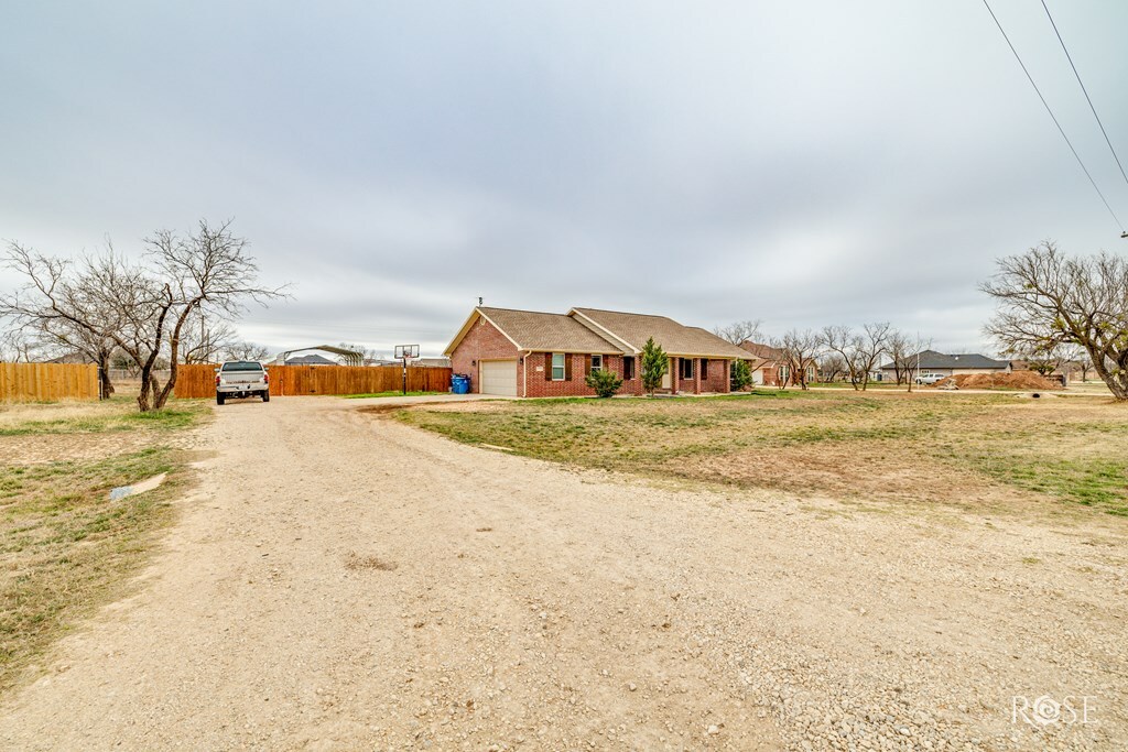 Property Photo: 1335 Reece Rd TX 76904