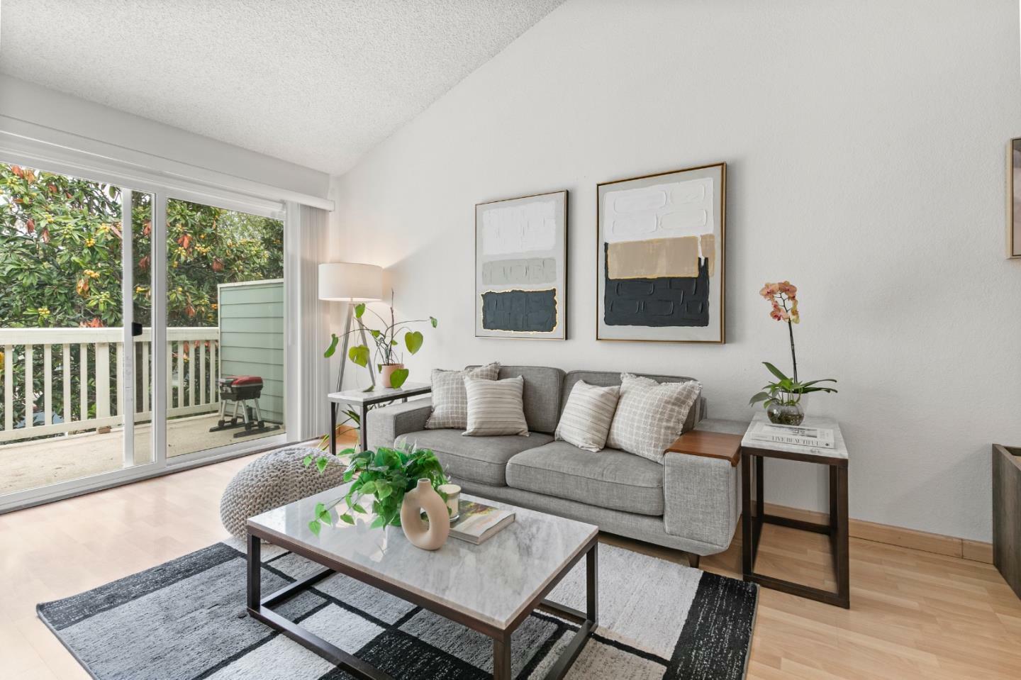 Property Photo: 37000 Meadowbrook Common 202 CA 94536