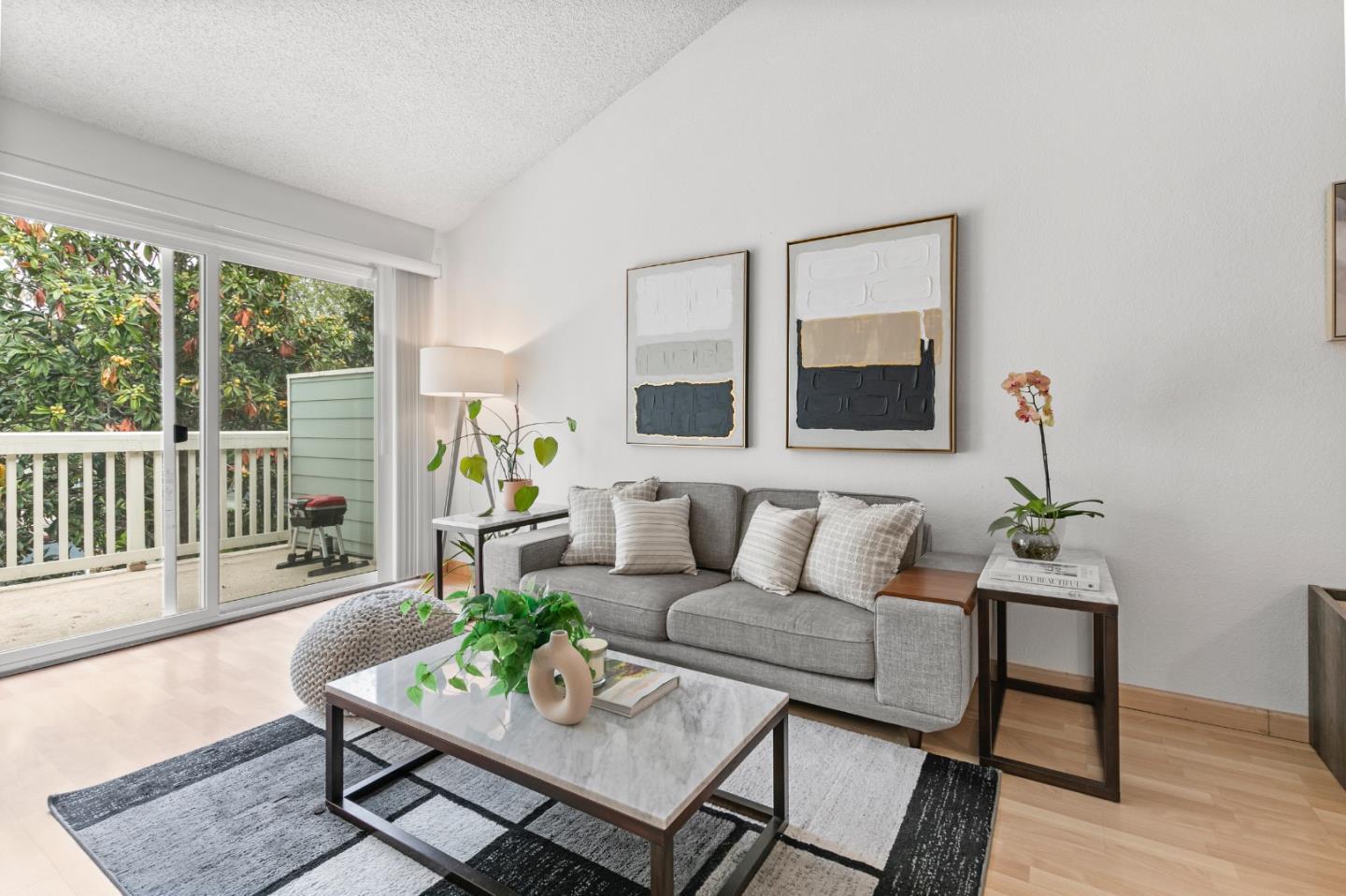 Property Photo: 37000 Meadowbrook Common 202 CA 94536