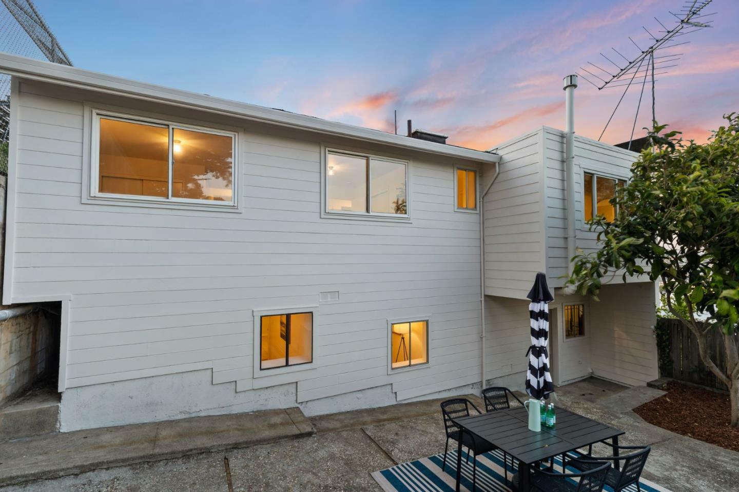 Property Photo: 325 Olmstead Street CA 94134
