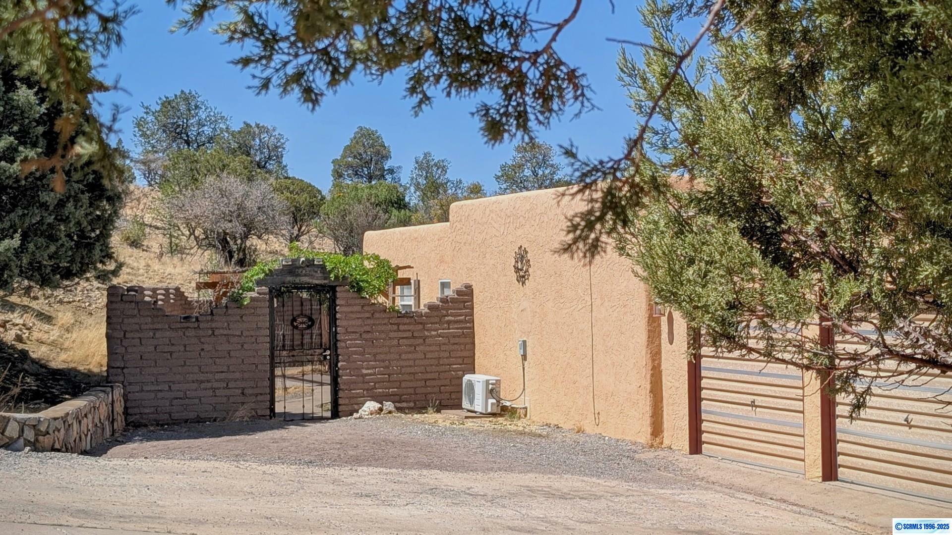 Property Photo: 4539 N Eddie Ward Way NM 88061