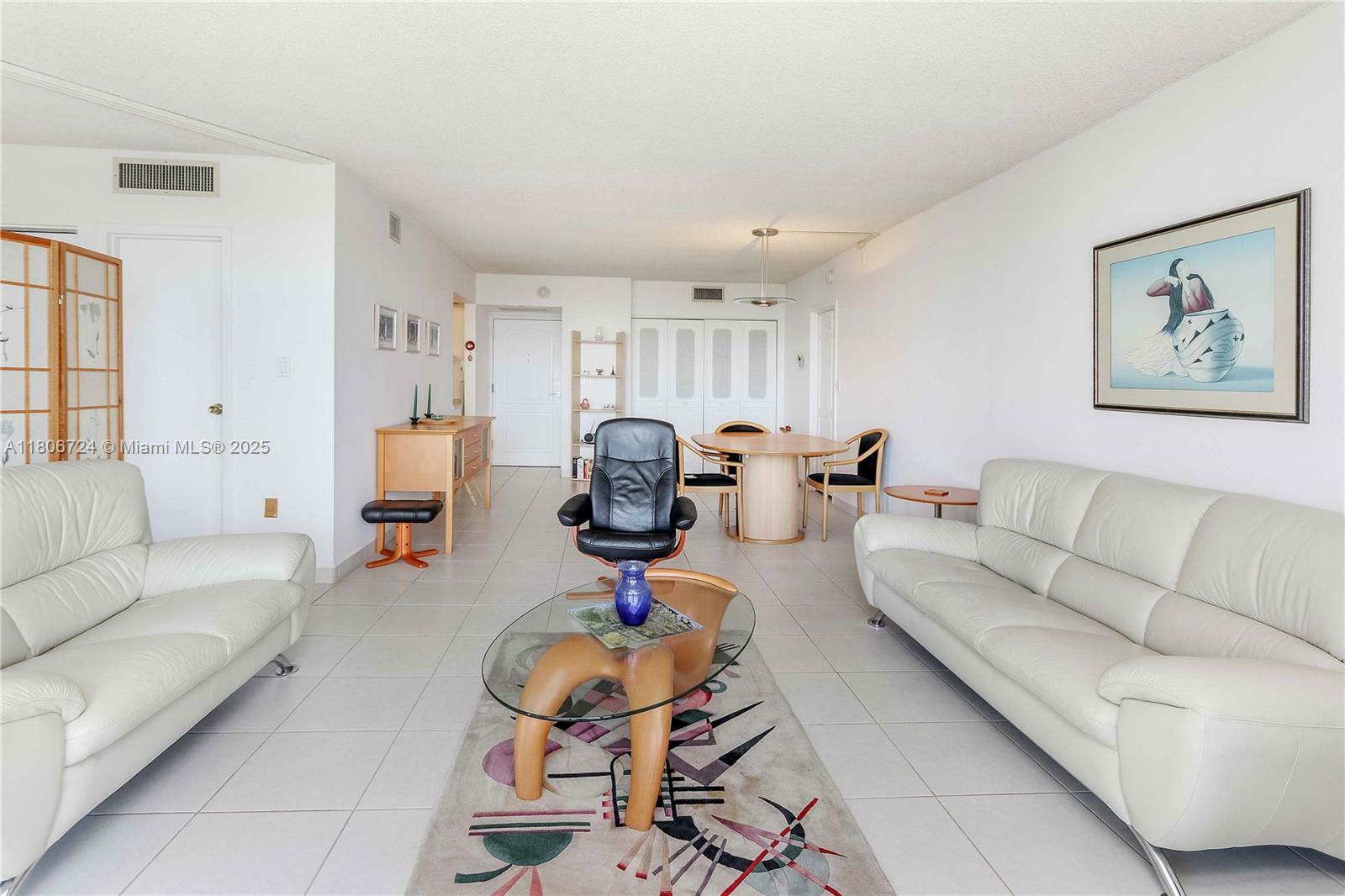 Property Photo: 3625 N Country Club Dr 1804 FL 33180