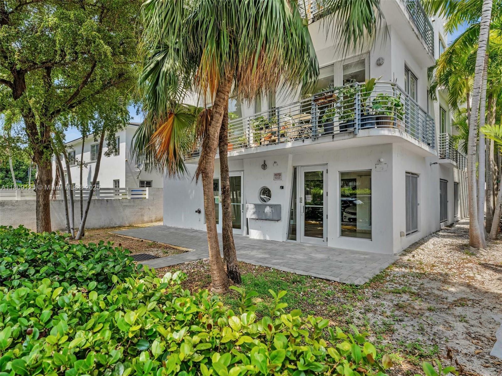 Property Photo:  945 Michigan Ave 8  FL 33139 