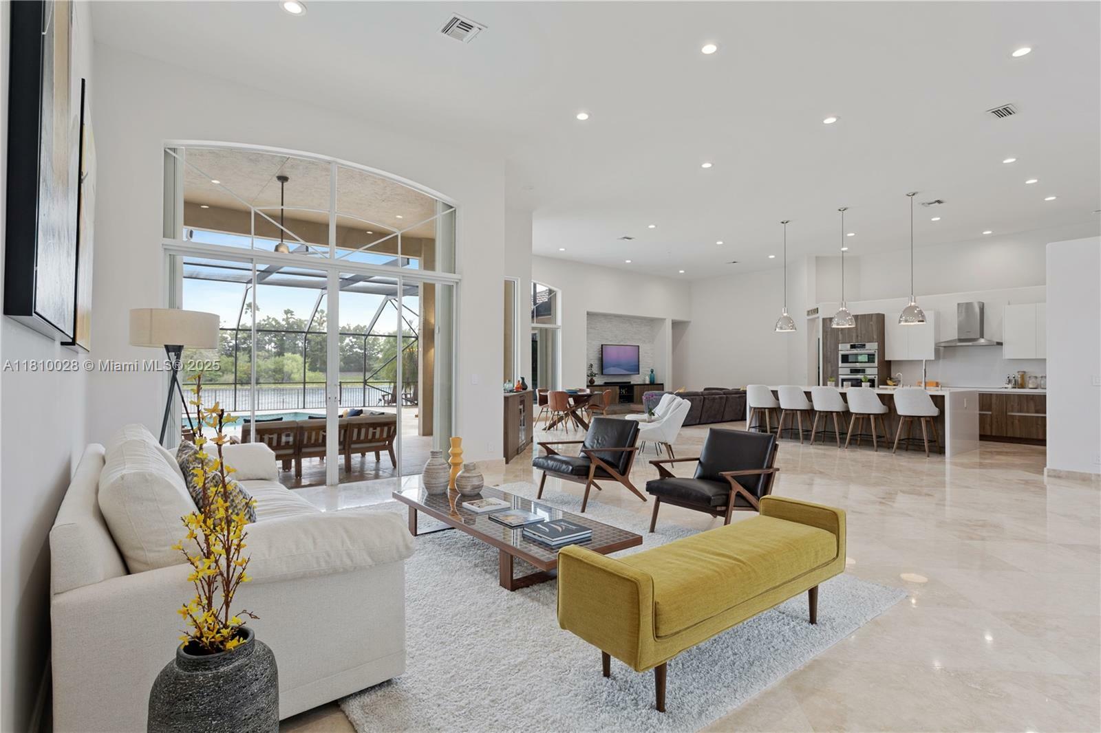 Property Photo: 146 Dockside Cir FL 33327