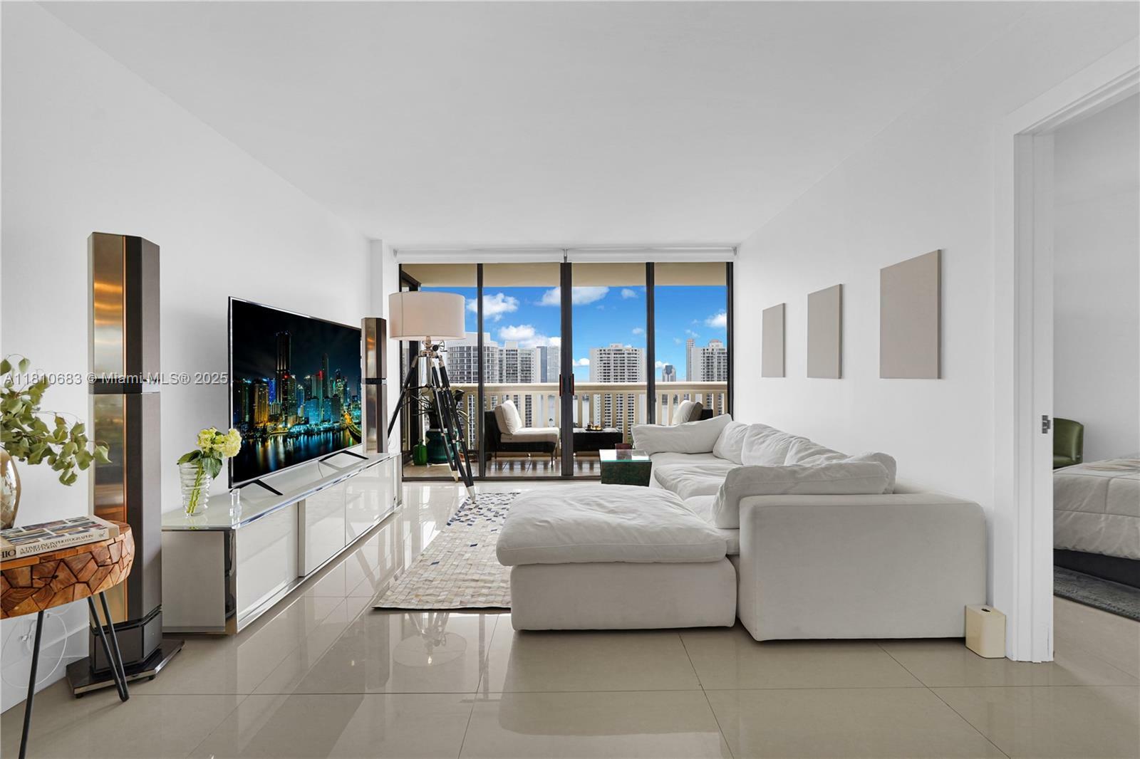 1000 Island Blvd 2508  Aventura FL 33160 photo