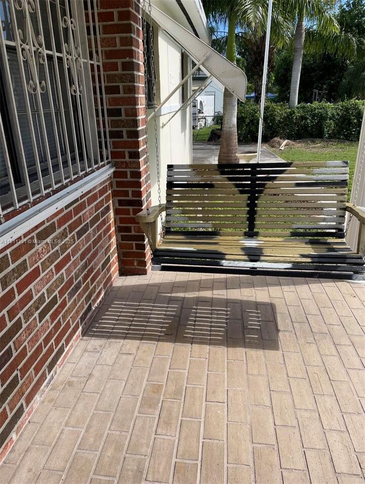 Property Photo: 127 NW 14th St FL 33030