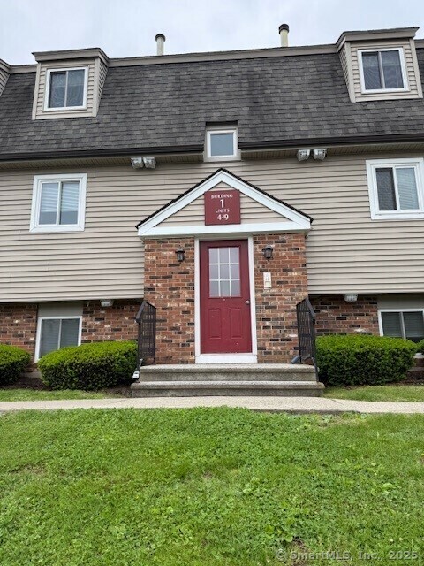 Property Photo:  6 Evergreene 6  CT 06492 