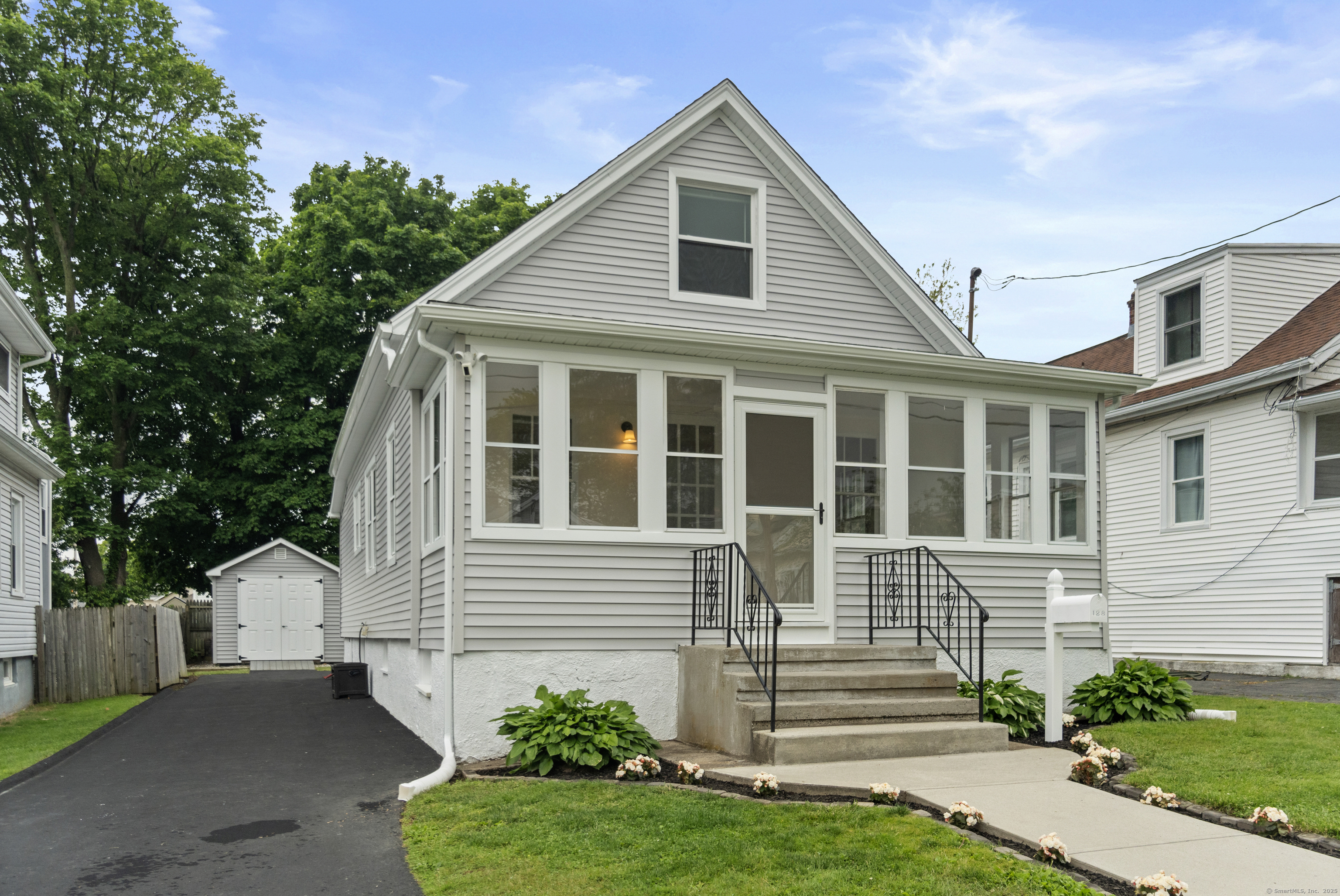 Property Photo:  128 Grove Place  CT 06516 