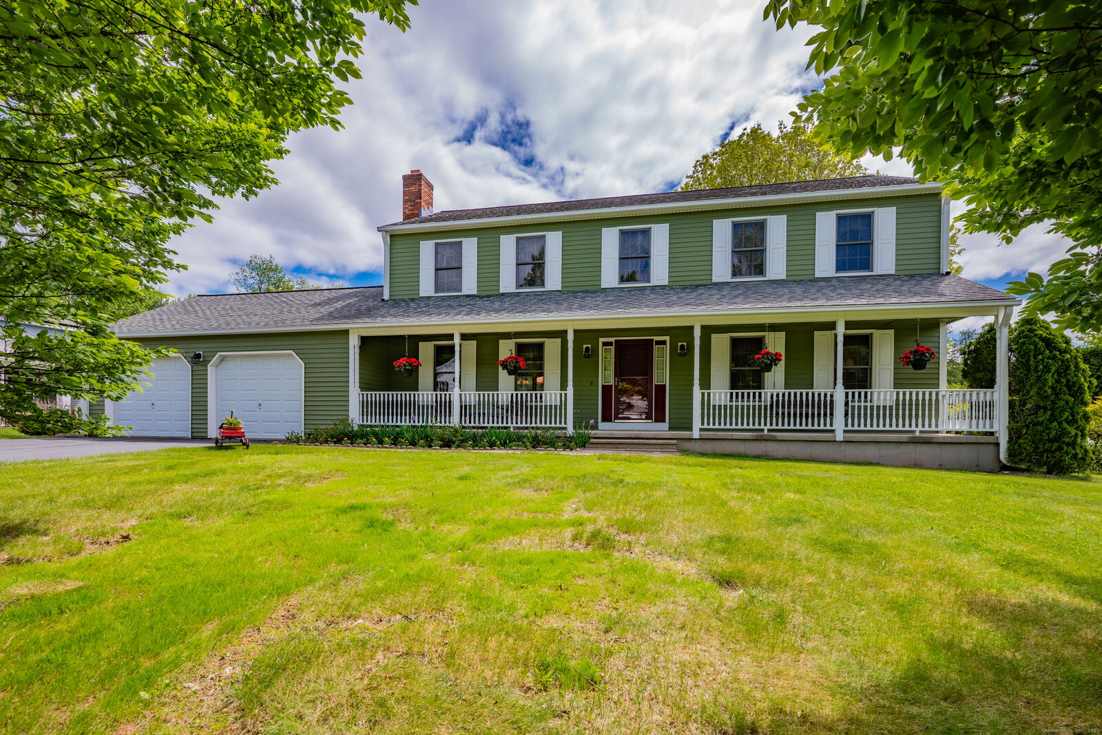 Property Photo: 18 Greystone Drive CT 06479