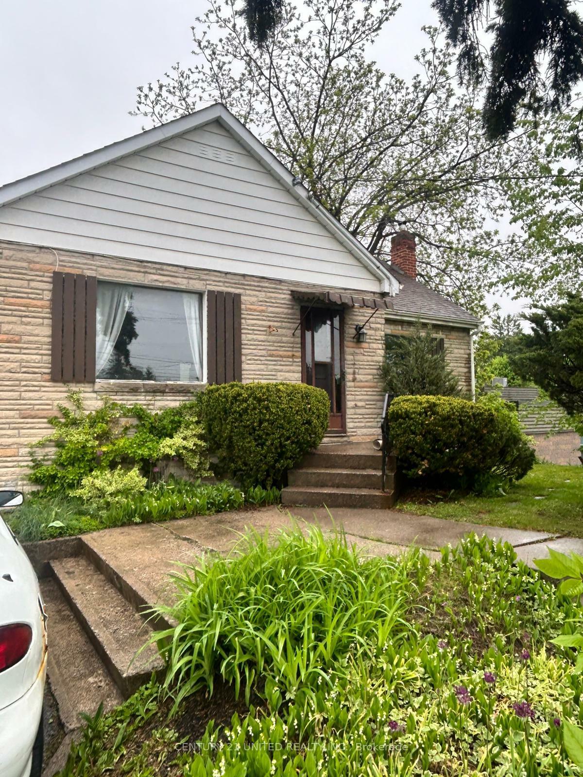 Property Photo: 874 Chemong Road ON K9H 5Z8