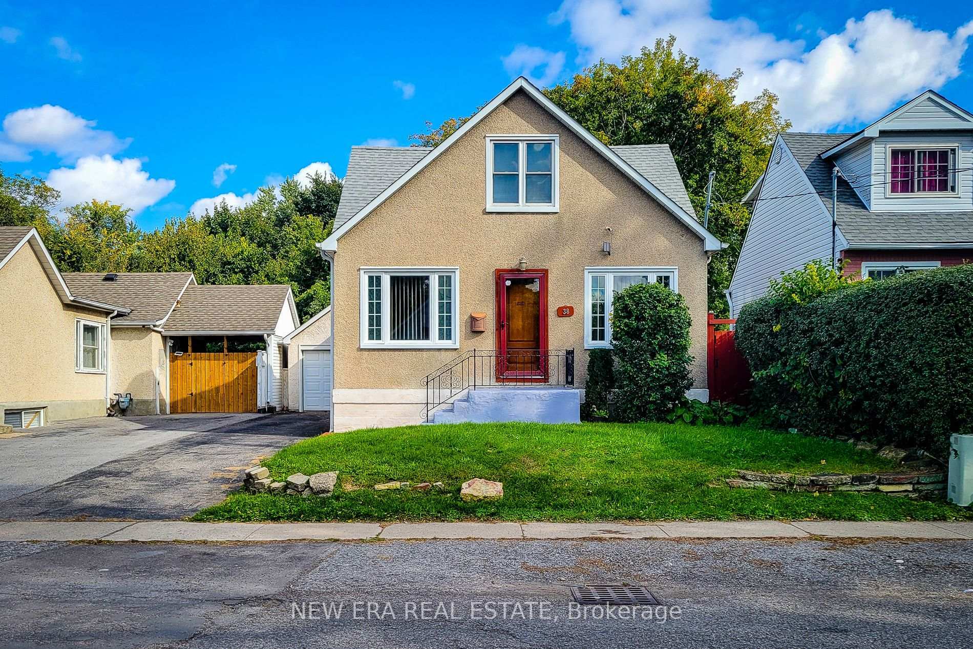 Property Photo: 38 Haig Street ON L2R 2K8
